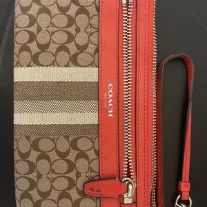 Wristlet